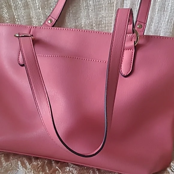 LIZ CLAIBORNE NWOT JESS CARNATION HANDBAG - Picture 3 of 10